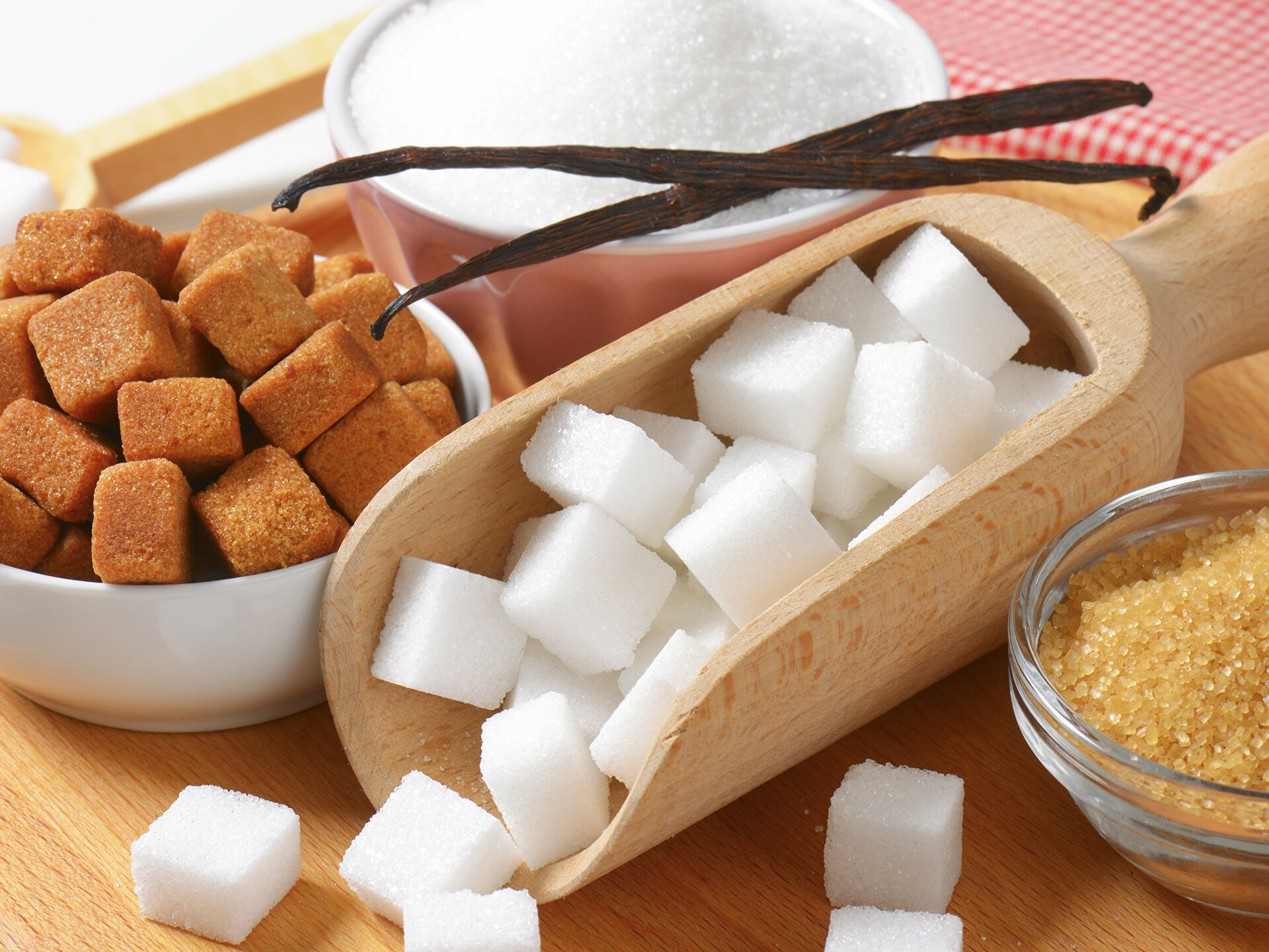 Пора запасаться сахаром: Минсельхоз предупреждает о подорожании этого стратегического продукта