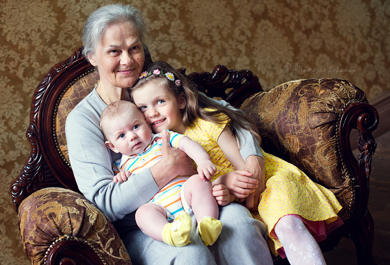 Пенсионеры могут оформить себе выплату за внуков