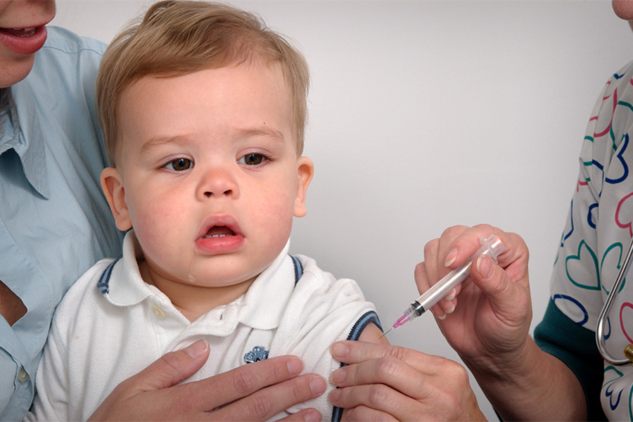 100 000 рублей предлагают родителям за экспериментальную прививку их ребенку