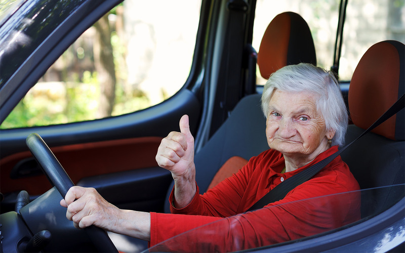 До какого возраста пожилым россиянам разрешено управлять автомобилем?