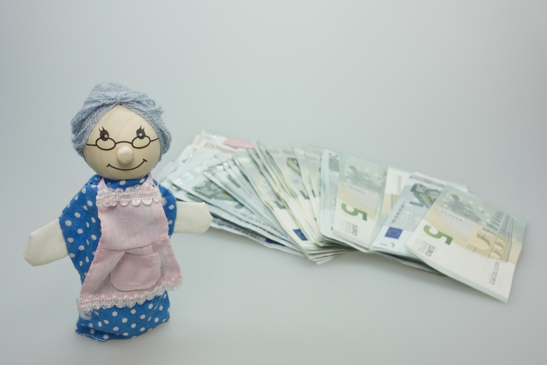 Пенсионерам выплатят по 3 тысячи рублей