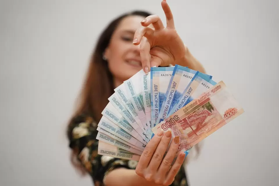 Три новые выплаты и льготы ждут россиян в августе