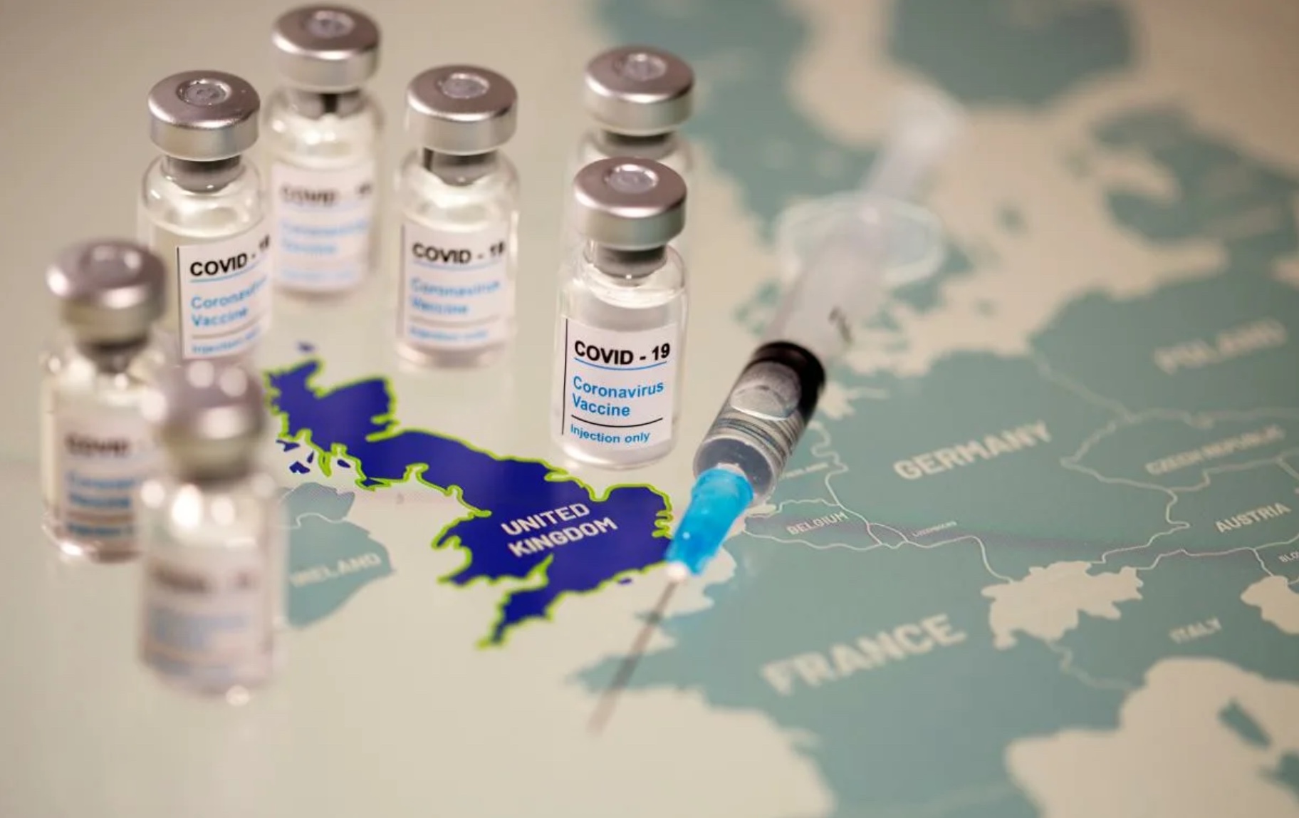 Россия заработала на экспорте вакцин 300 млн долларов, отставая от Китая