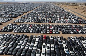 Россиянам лучше не спешить и подождать с покупкой автомобиля примерно год