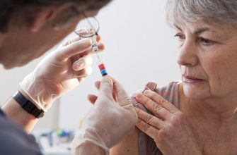 Пенсионерам выплатят по 3 000 рублей за вакцинацию