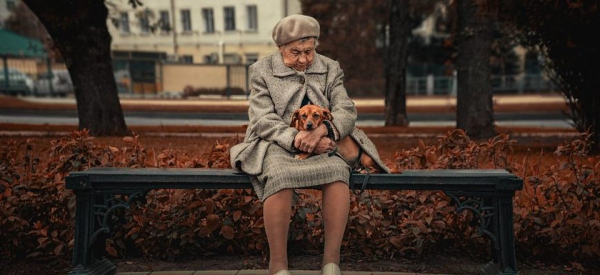 Ликбез: какие льготы от государства положены одиноким пенсионерам