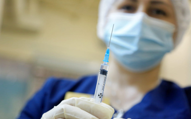 Пенсионеры должны вакцинироваться от коронавируса до 15 января 2022 года