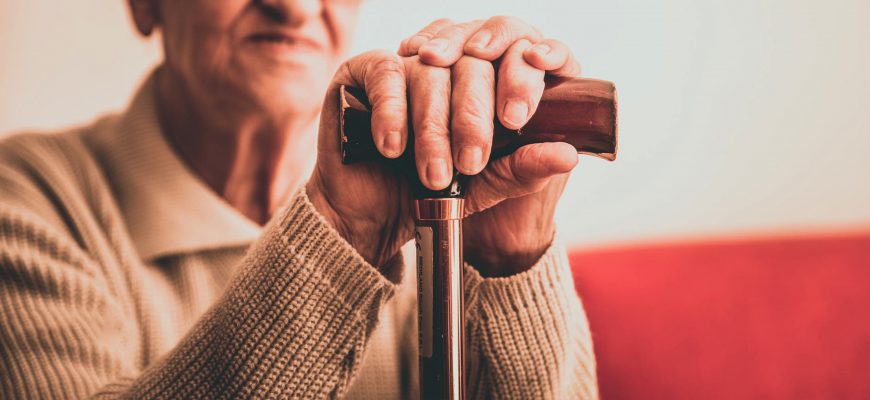Алименты для пенсионеров: кому положены и как получить