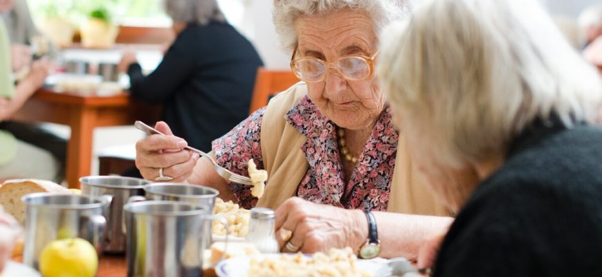 Бесплатные продукты для привившихся пенсионеров