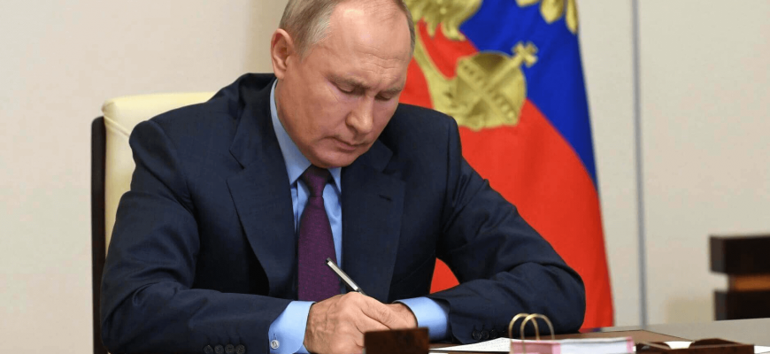 Владимир Путин подписал закон об индексации пенсий в 2022 году