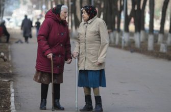 Работа для пенсионеров: куда идти, если пенсии не хватает?